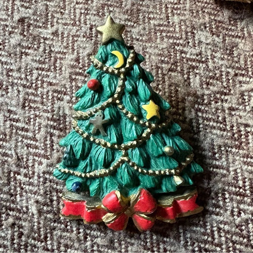 Festive American Greetings Cards Christmas Tree Brooch Lapel Pin